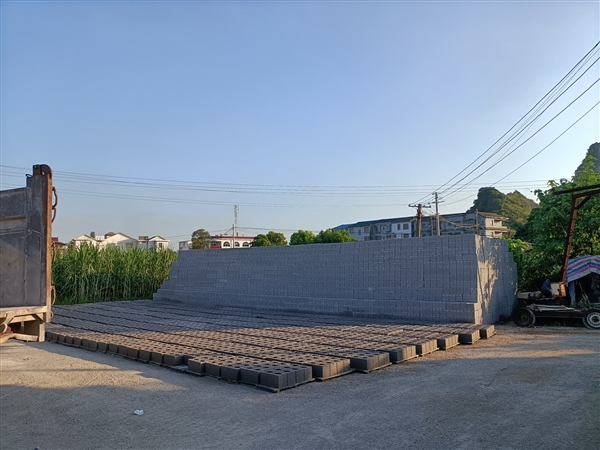 柳城日日紅水泥磚加工廠(chǎng)的圖標(biāo)